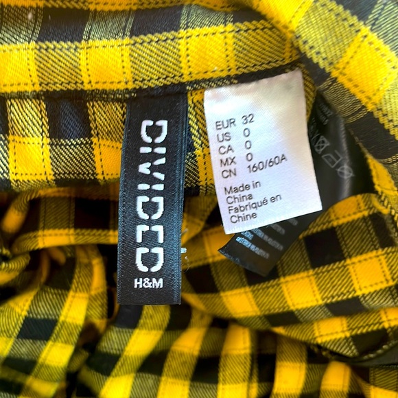 Black and Yellow gridded skirt - Picture 3 of 3